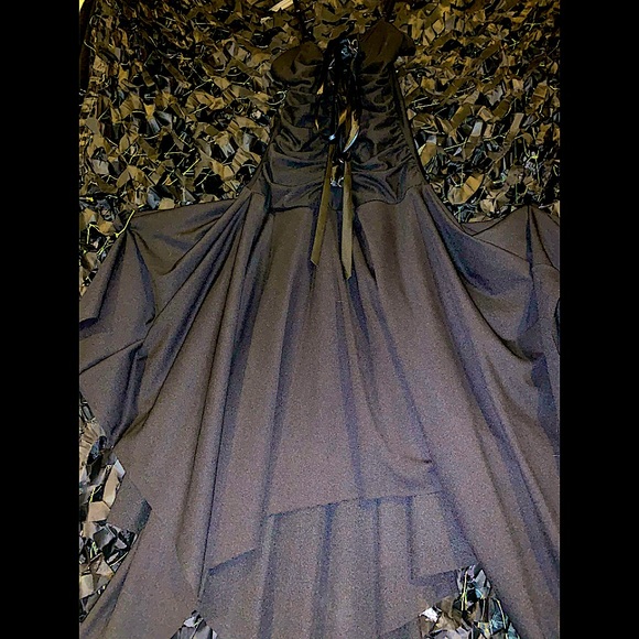 Vintage Layered Gothic Gown w Corset tie and ruched sides 🖤 - Picture 3 of 8